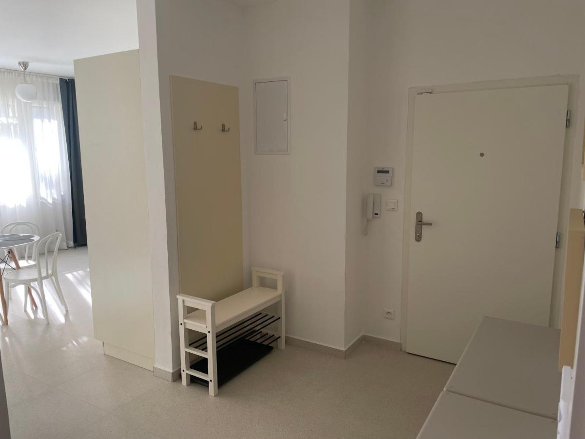 Skau Dunajska Family Two Bedroom Apartment Old Town Bratislava Luaran gambar