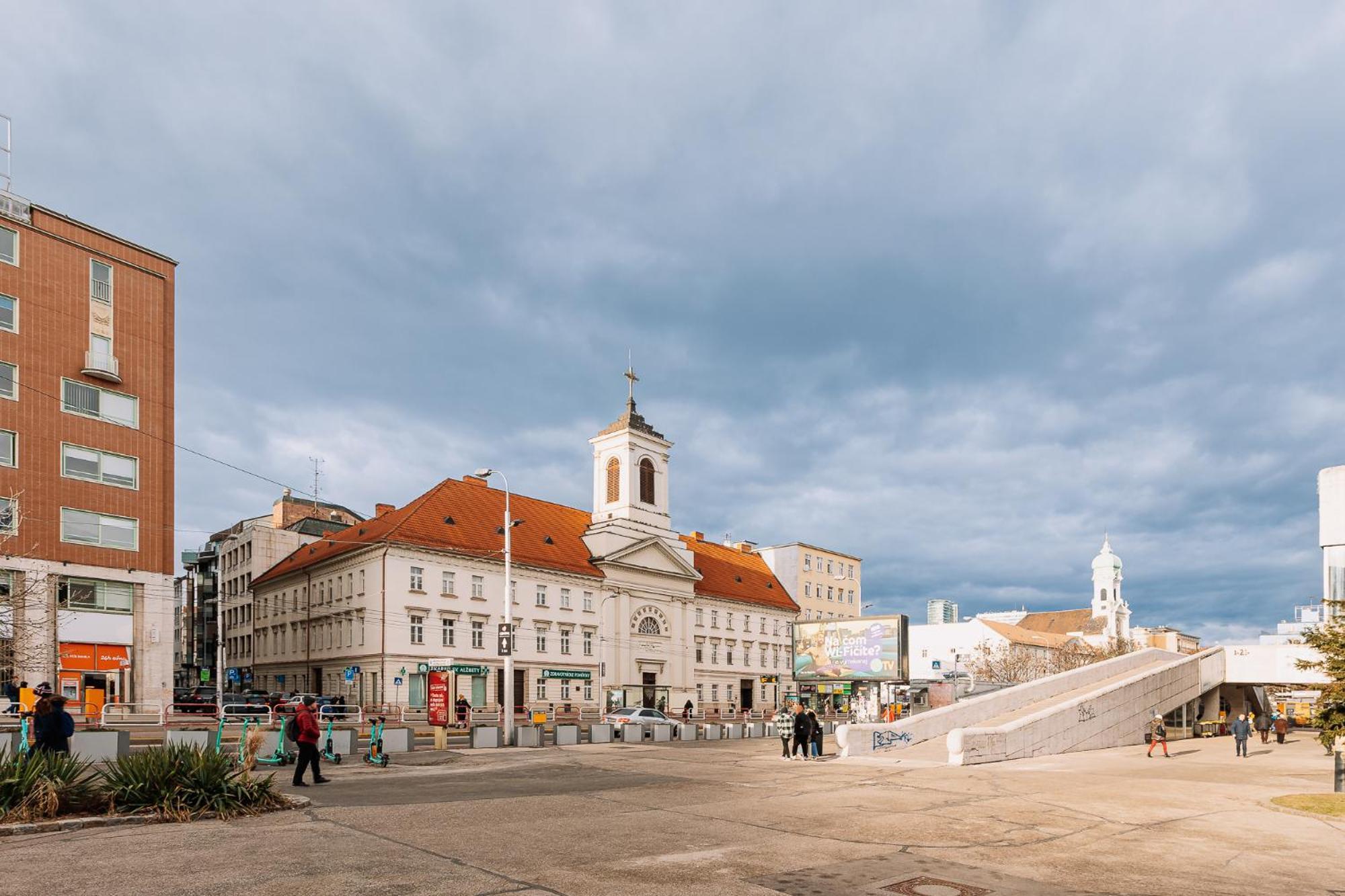 Skau Dunajska Family Two Bedroom Apartment Old Town Bratislava Luaran gambar